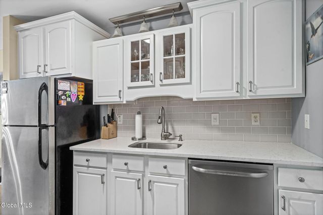 1200 Hillside Avenue APT 401, Niskayuna, NY 12309