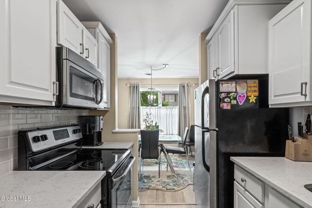 1200 Hillside Avenue APT 401, Niskayuna, NY 12309