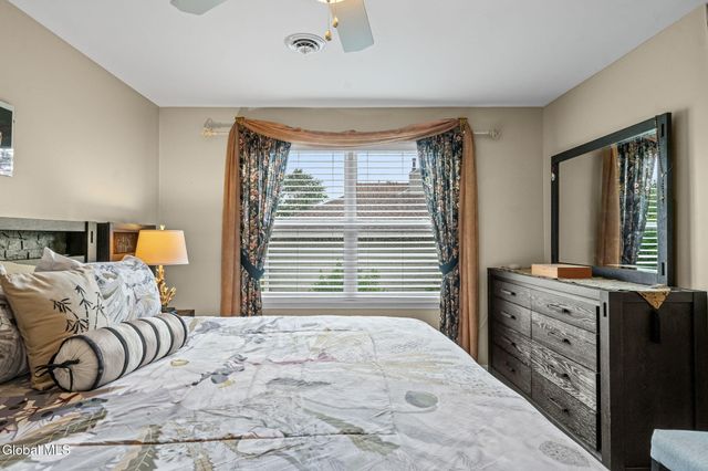 1200 Hillside Avenue APT 401, Niskayuna, NY 12309