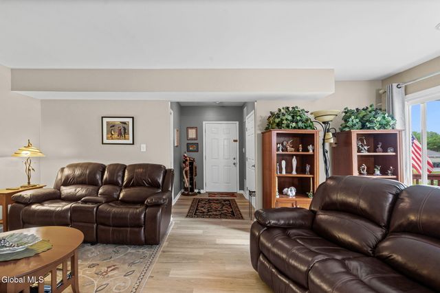 1200 Hillside Avenue APT 401, Niskayuna, NY 12309