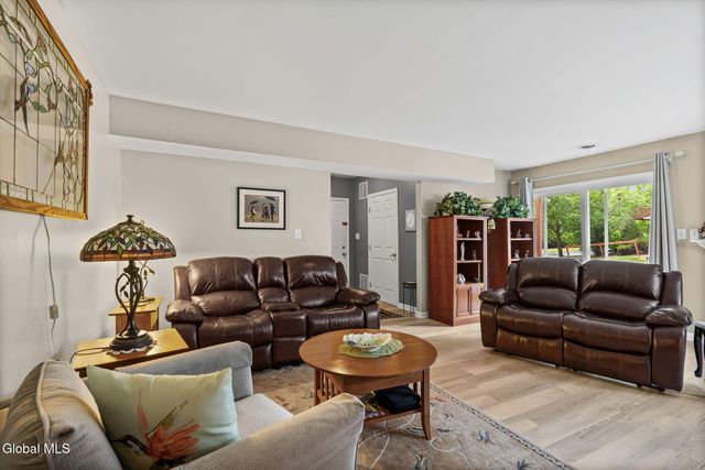 1200 Hillside Avenue APT 401, Niskayuna, NY 12309