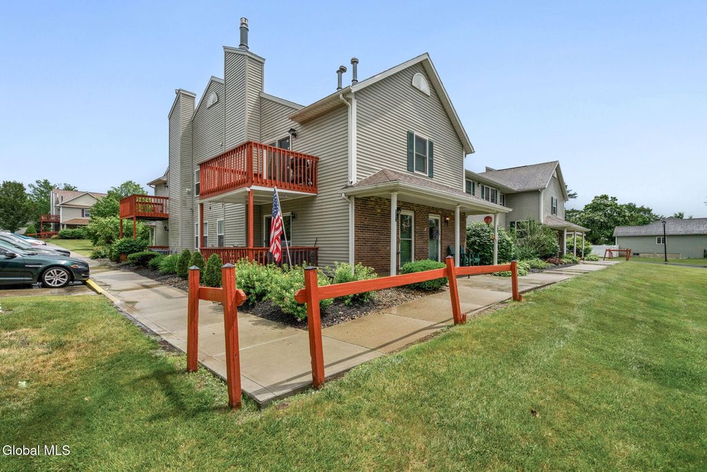 1200 Hillside Avenue APT 401, Niskayuna, NY 12309