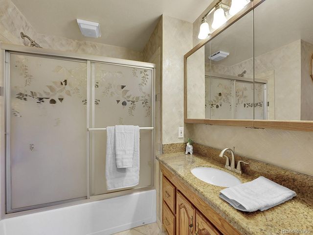 6769 W 70th Avenue, Arvada, CO 80003