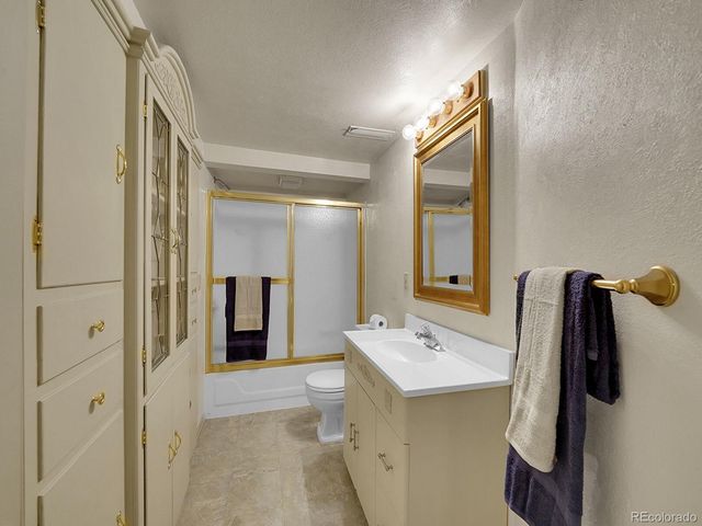 6769 W 70th Avenue, Arvada, CO 80003