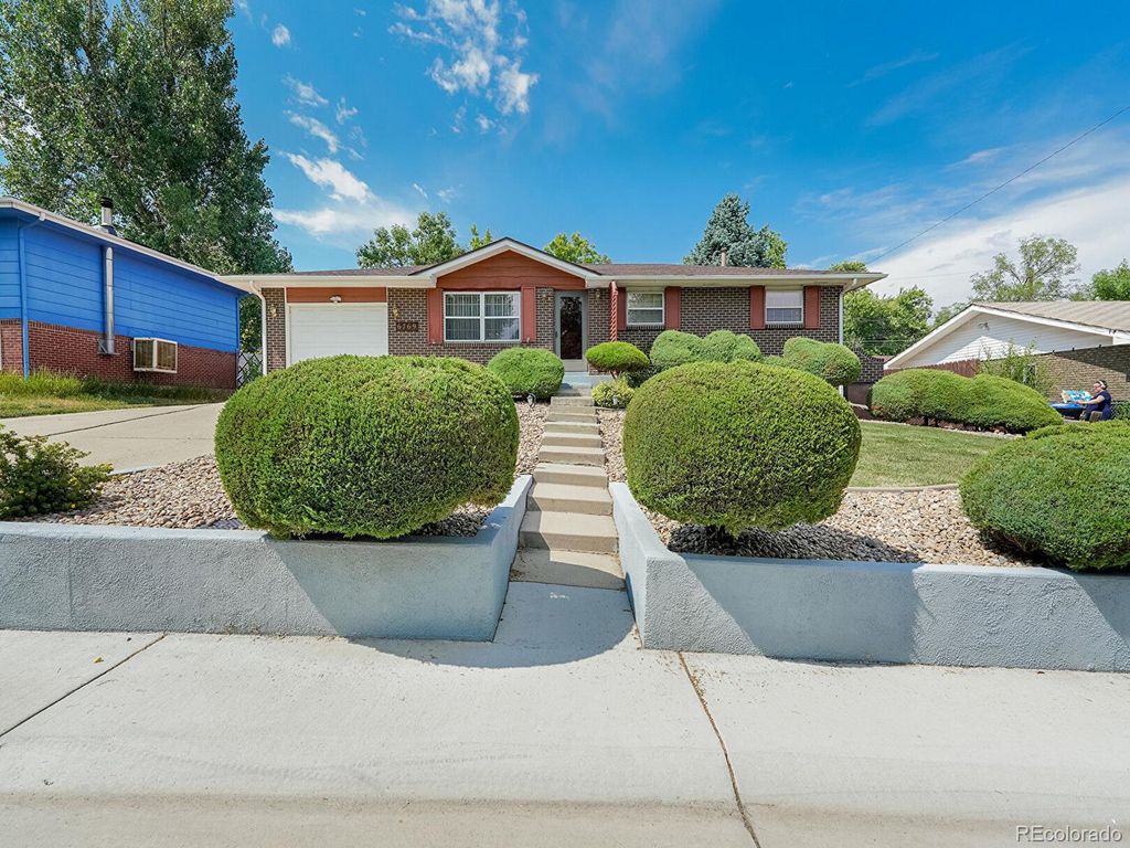 6769 W 70th Avenue, Arvada, CO 80003