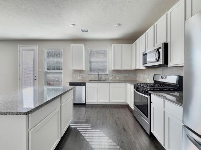 2024 Elkington Circle, Conroe, TX 77304