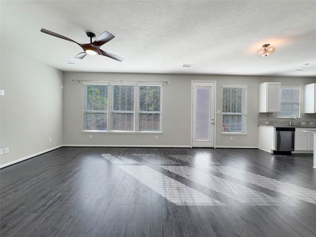 2024 Elkington Circle, Conroe, TX 77304