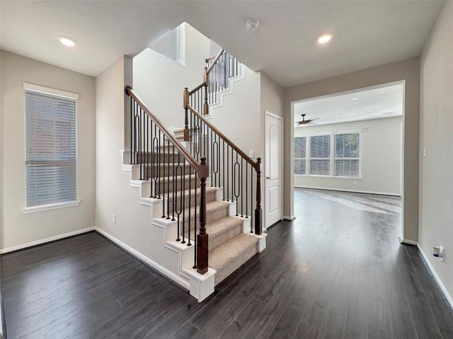 2024 Elkington Circle, Conroe, TX 77304