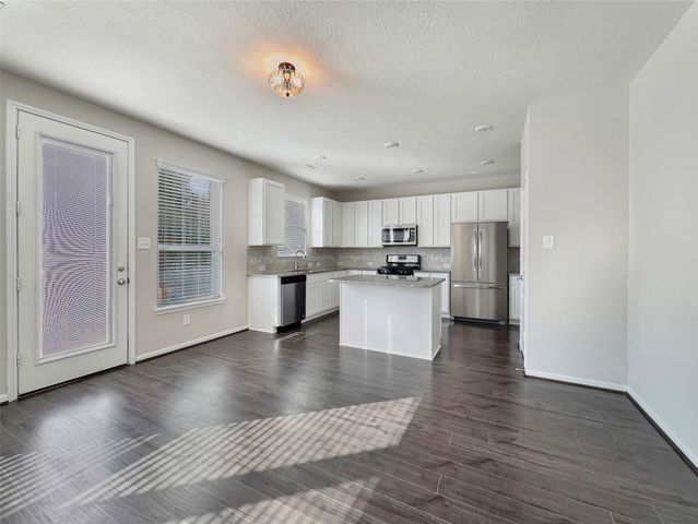 2024 Elkington Circle, Conroe, TX 77304