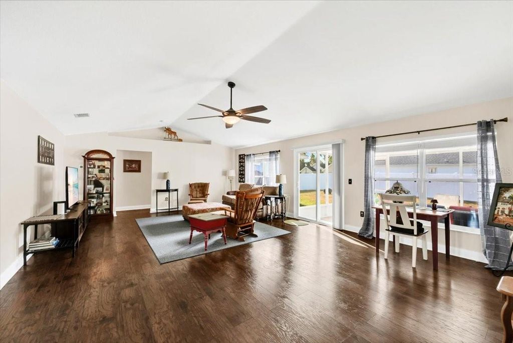 Image 16 of property listing at 6789 ASHBURY DRIVE, Lakeland, FL 33809