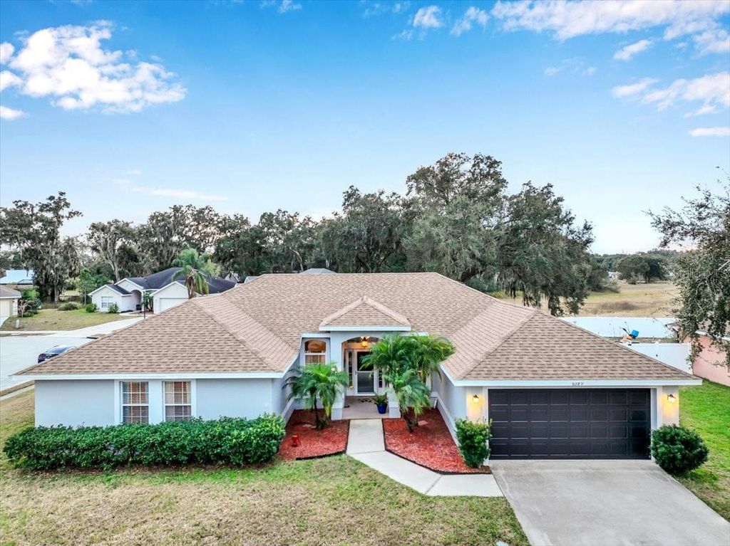 Image 37 of property listing at 6789 ASHBURY DRIVE, Lakeland, FL 33809