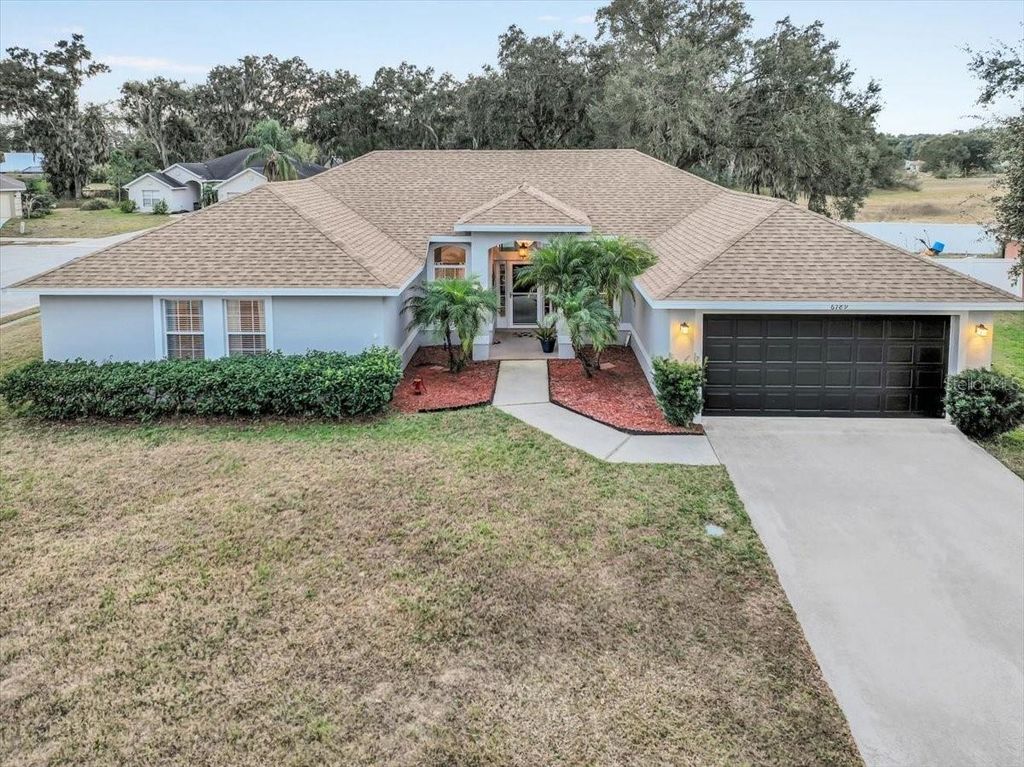 Image 50 of property listing at 6789 ASHBURY DRIVE, Lakeland, FL 33809