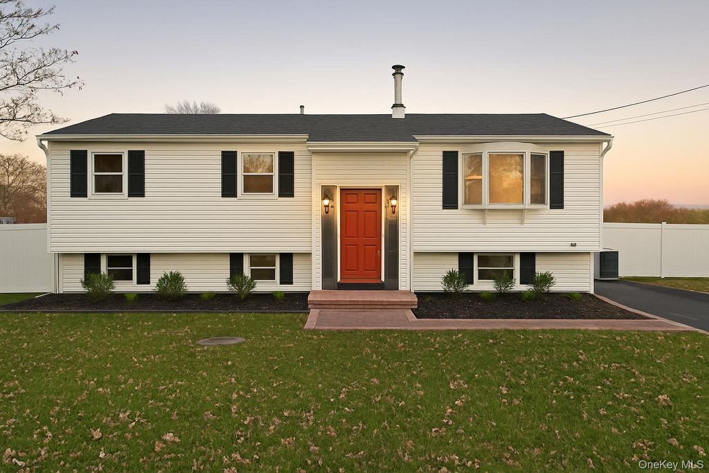 3019 Sipp Avenue, Medford, NY 11763