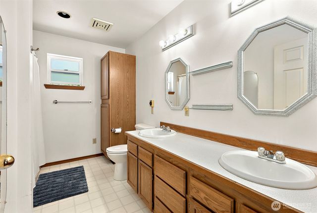 10410 152nd Street E, Puyallup, WA 98374