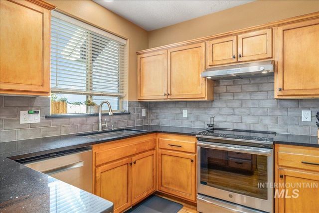 2915 S Nephrite Way, Meridian, ID 83642