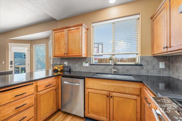 2915 S Nephrite Way, Meridian, ID 83642