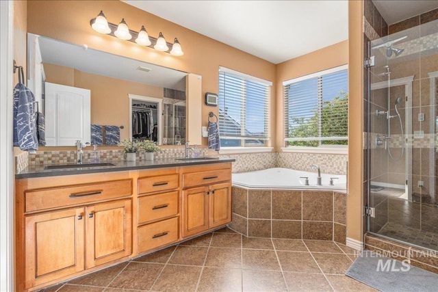 2915 S Nephrite Way, Meridian, ID 83642