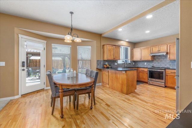 2915 S Nephrite Way, Meridian, ID 83642