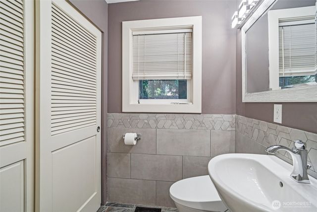 16430 266th Avenue SE, Issaquah, WA 98027