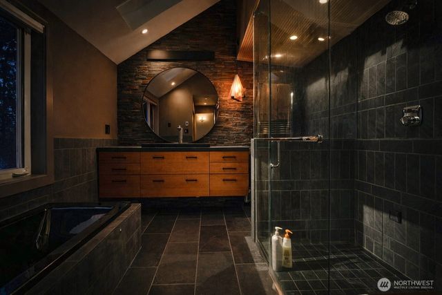 16430 266th Avenue SE, Issaquah, WA 98027