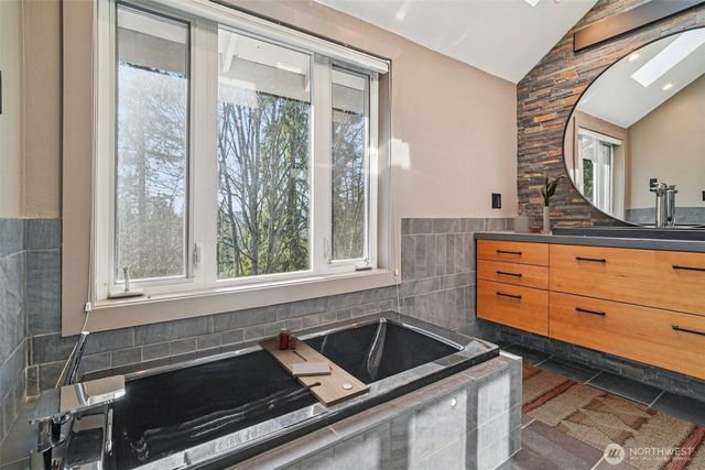 16430 266th Avenue SE, Issaquah, WA 98027