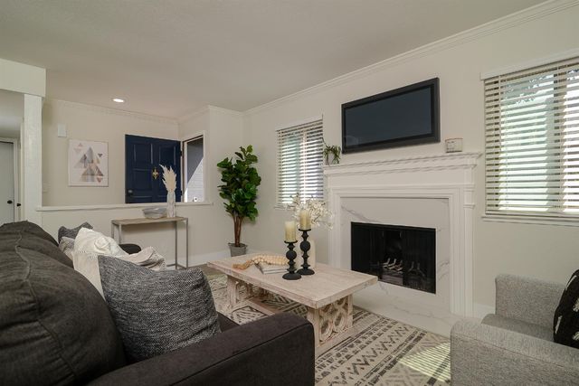 7925 Arcade Lake Ln #8, Citrus Heights, CA 95610