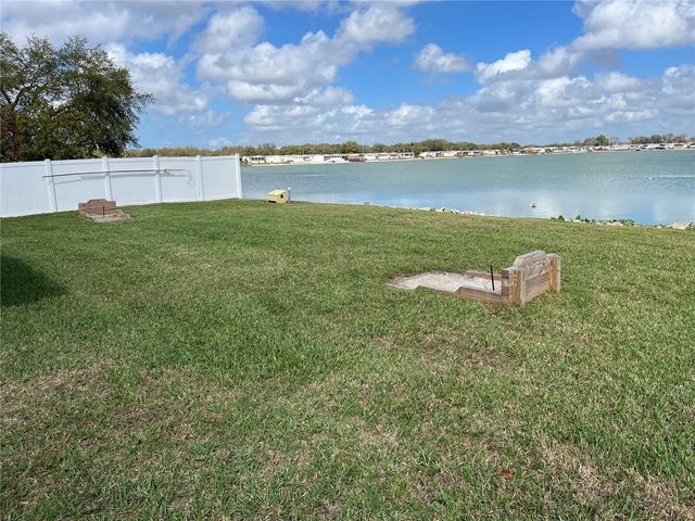 8335 FANTASIA PARK WAY, Riverview, FL 33578