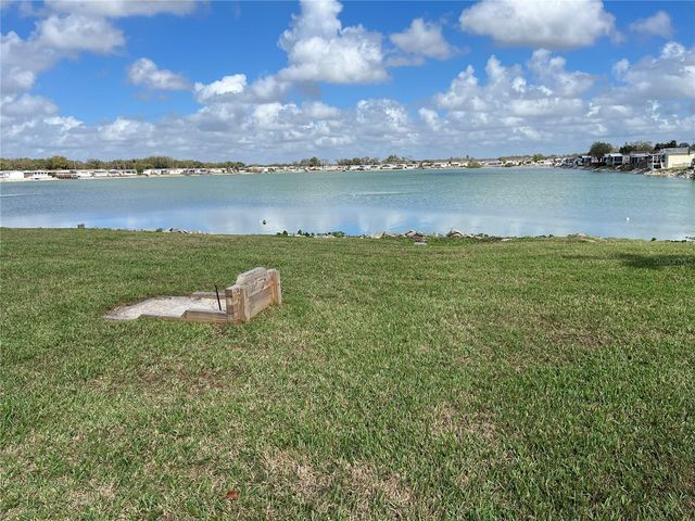 8335 FANTASIA PARK WAY, Riverview, FL 33578