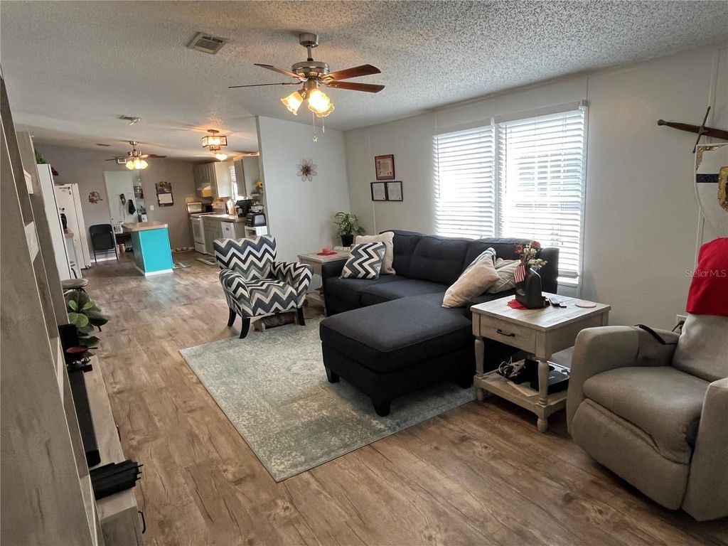 Image 14 of property listing at 8335 FANTASIA PARK WAY, Riverview, FL 33578