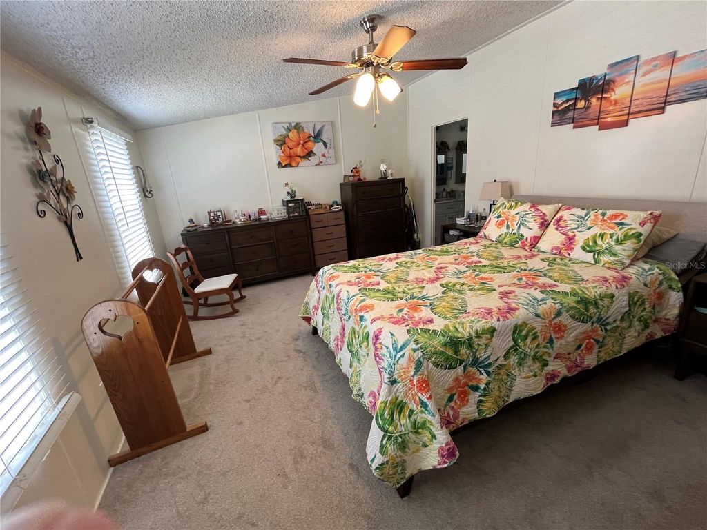 Image 20 of property listing at 8335 FANTASIA PARK WAY, Riverview, FL 33578