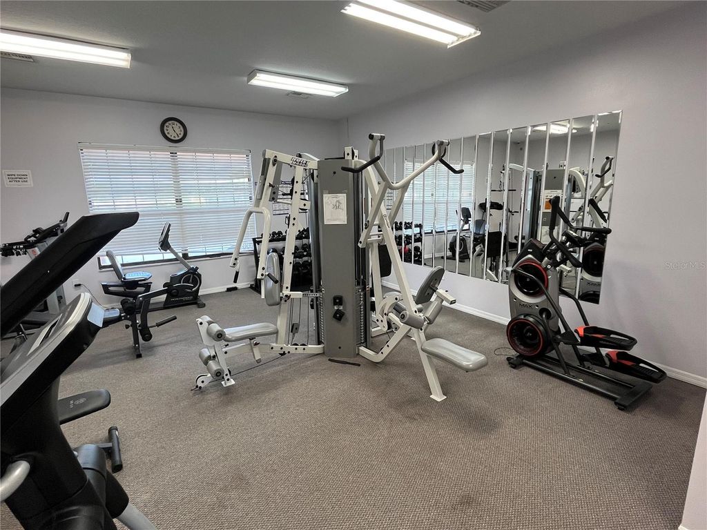 Image 38 of property listing at 8335 FANTASIA PARK WAY, Riverview, FL 33578