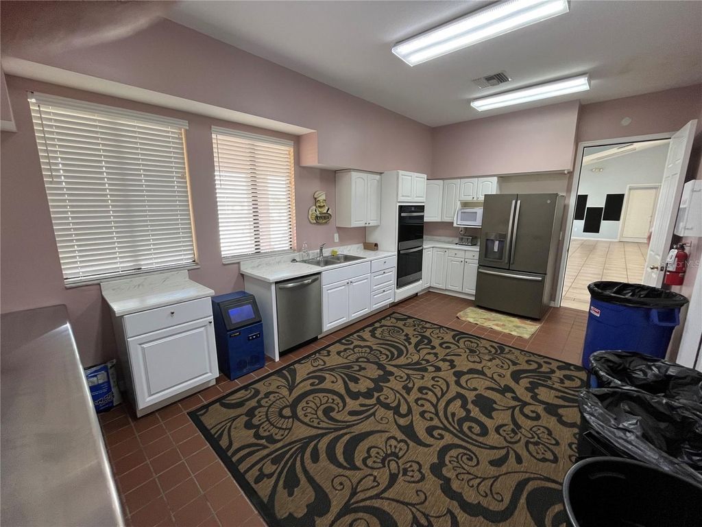 Image 39 of property listing at 8335 FANTASIA PARK WAY, Riverview, FL 33578