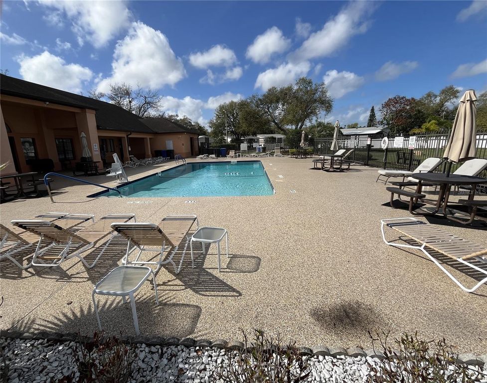 Image 41 of property listing at 8335 FANTASIA PARK WAY, Riverview, FL 33578