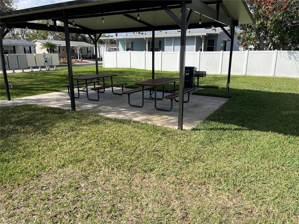 Image 44 of property listing at 8335 FANTASIA PARK WAY, Riverview, FL 33578