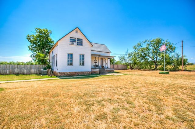1605 Hutchings, Ballinger, TX 76821