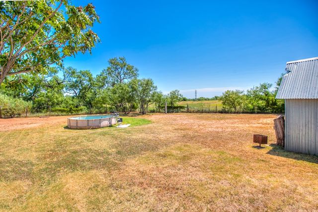 1605 Hutchings, Ballinger, TX 76821