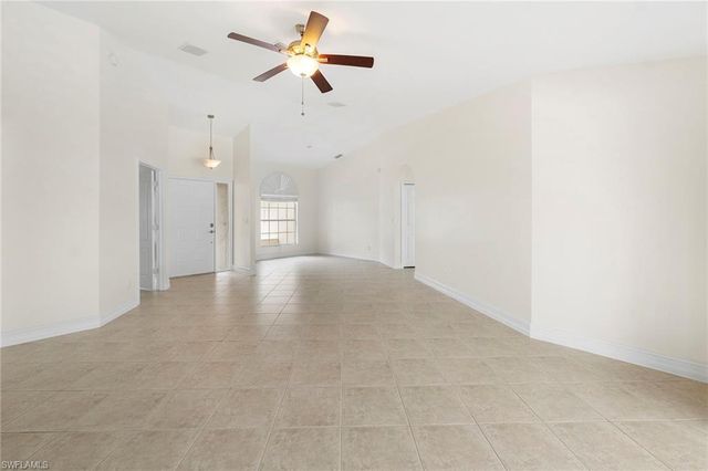 10340 Regent CIR, Naples, FL 34109