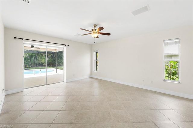 10340 Regent CIR, Naples, FL 34109