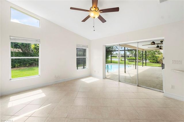 10340 Regent CIR, Naples, FL 34109