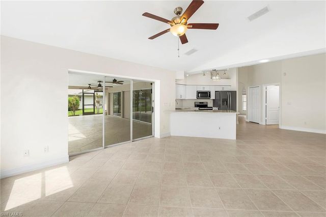 10340 Regent CIR, Naples, FL 34109