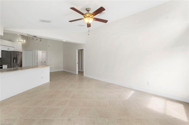 10340 Regent CIR, Naples, FL 34109