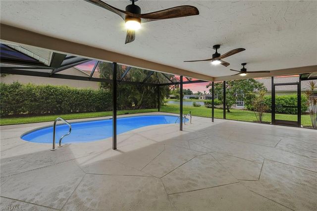 10340 Regent CIR, Naples, FL 34109