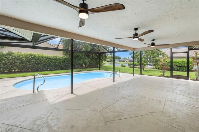 10340 Regent CIR, Naples, FL 34109
