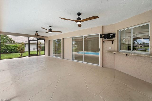 10340 Regent CIR, Naples, FL 34109