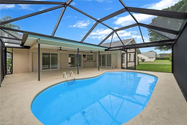 10340 Regent CIR, Naples, FL 34109