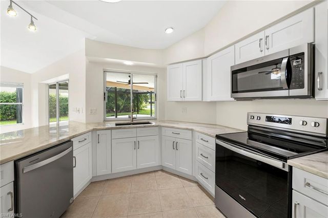 10340 Regent CIR, Naples, FL 34109