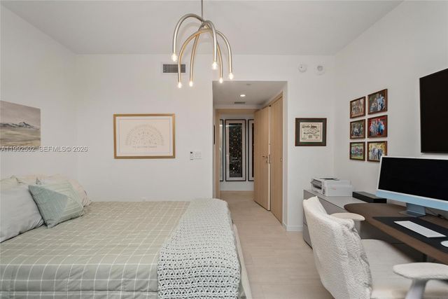 1000 Brickell Plz 3702, Miami, FL 33131