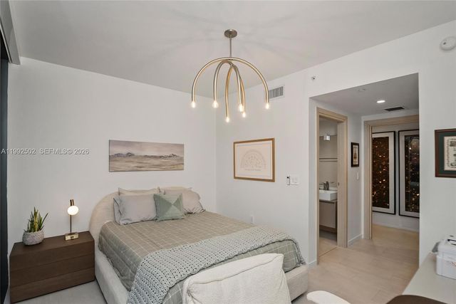 1000 Brickell Plz 3702, Miami, FL 33131