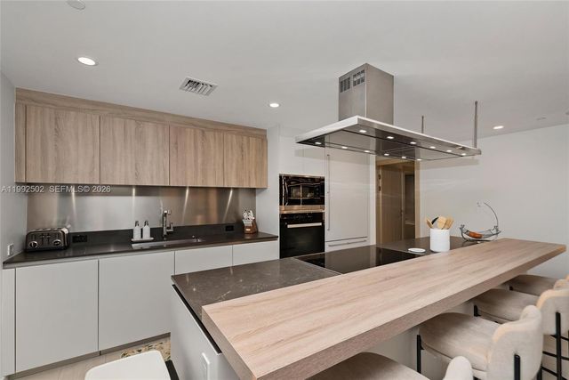 1000 Brickell Plz 3702, Miami, FL 33131