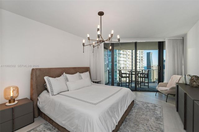 1000 Brickell Plz 3702, Miami, FL 33131